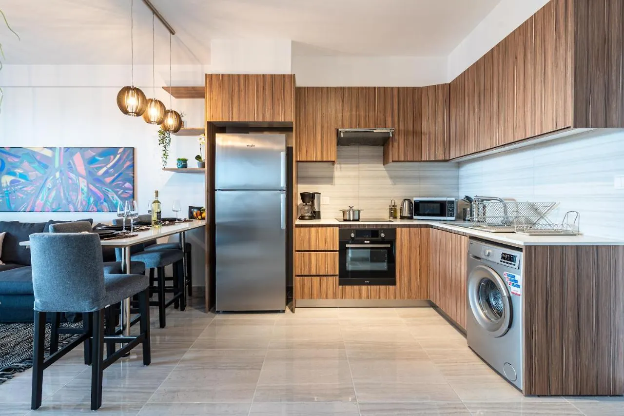Sunshine 1-Bedroom Apartment In Ларнака