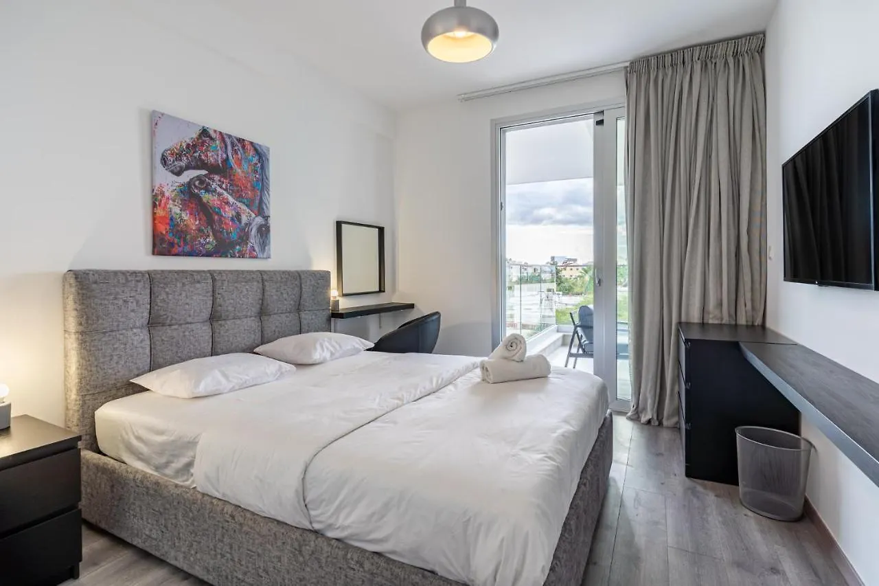 Sunshine 1-Bedroom Apartment In Larnaca 0*,